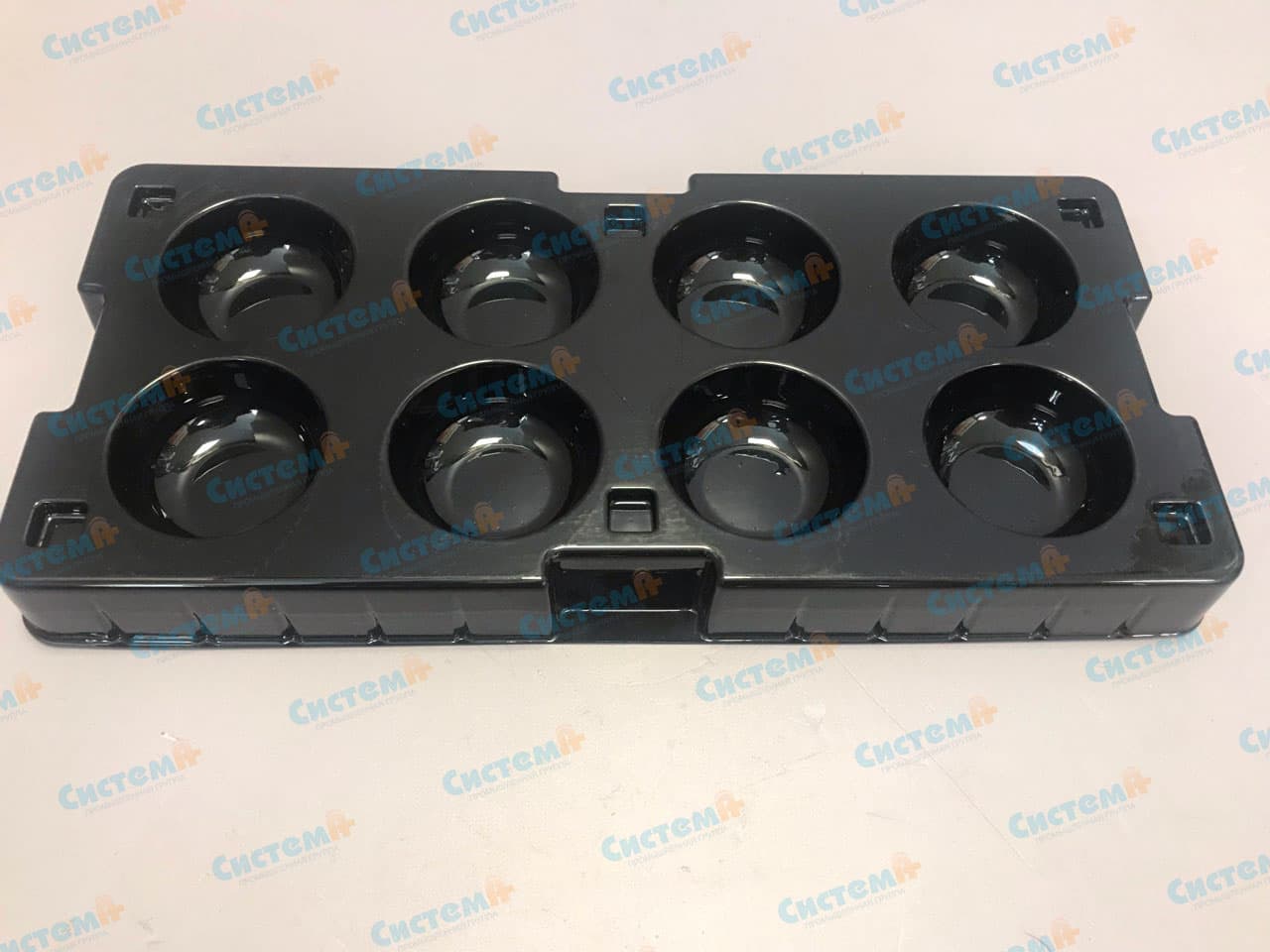 Упаковали настольные игры в пластик